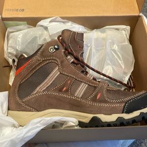LL Bean Trail Model hiking boots. Size 7 wide.